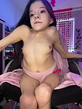 MiniSophiaa online show from 03.20.25