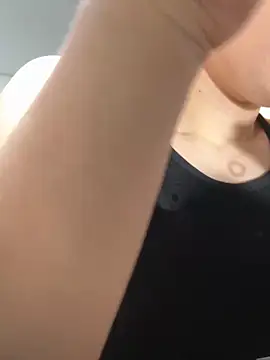 Amelia Rouse online show from 09.11.25