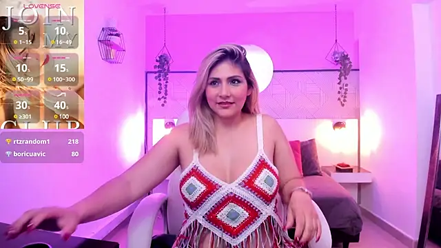 Snapshot of Melanie_silver_ chatting on 02.21.25 Melanie silver online show from 02.21.25