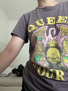 Snapshot of Lia_sex69 chatting on 02.21.25 Lia sex69 online show from 02.21.25