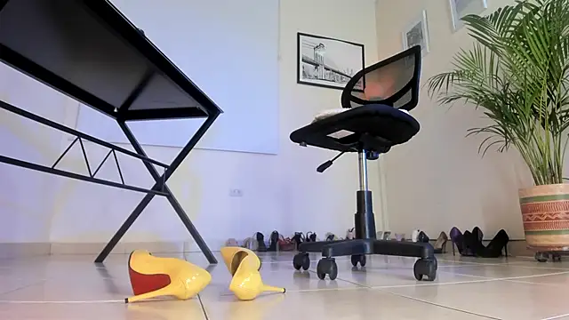 Kimmroggerr online show from 12.20.24