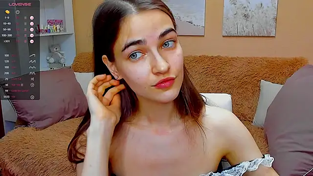 Snapshot of AstoriyaNight chatting on 03.20.25 AstoriyaNight online show from 03.20.25