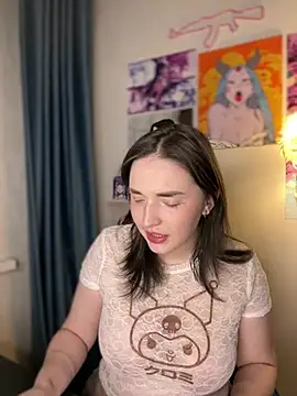 HoneySweetBee online show from 04.18.26