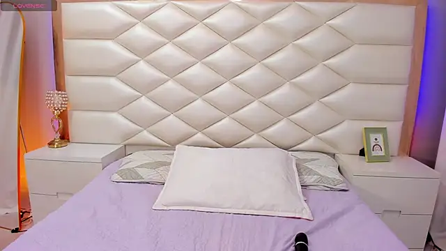 NinnaVous online show from 04.21.26