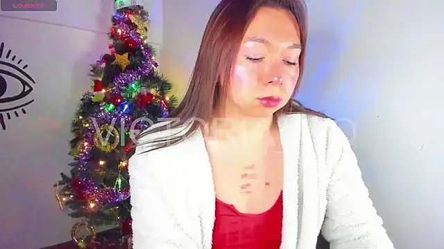 Snapshot of victoria_qq chatting on 12.22.24 victoria qq online show from 12.22.24