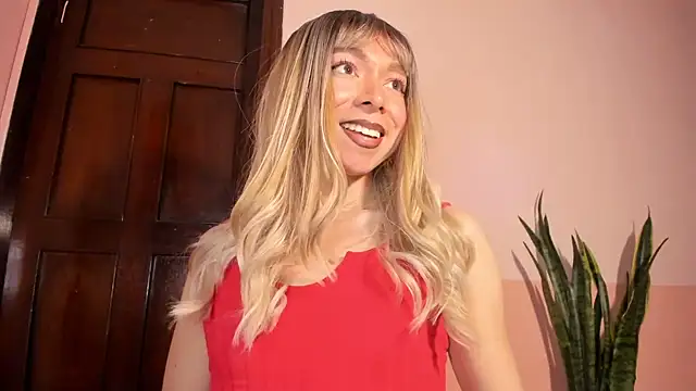 Snapshot of victoria_qq chatting on 09.25.25 victoria qq online show from 09.25.25