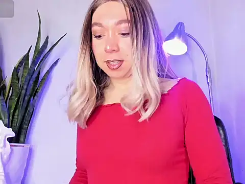 Snapshot of victoria_qq chatting on 10.26.25 victoria qq online show from 10.26.25