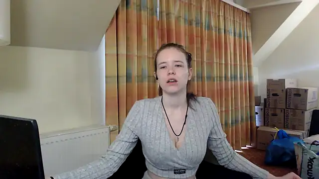 Snapshot of Princess-Lilly chatting on 01.05.25 Princess-Lilly online show from 01.05.25