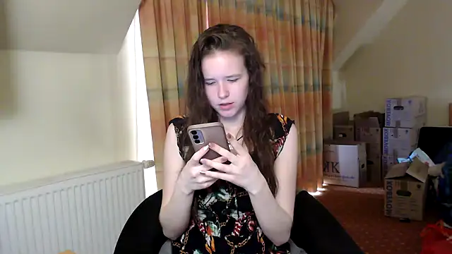 Snapshot of Princess-Lilly chatting on 02.04.25 Princess-Lilly online show from 02.04.25