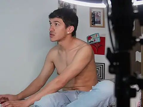 Snapshot of FelipheLive chatting on 09.10.25 FelipheLive online show from 09.10.25