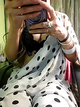 Snapshot of seductivegirl55 chatting on 02.10.25 seductivegirl55 online show from 02.10.25