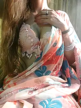 Snapshot of seductivegirl55 chatting on 03.10.25 seductivegirl55 online show from 03.10.25