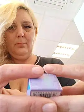 BecciDeluxe online show from 01.15.26