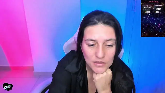 Snapshot of Saskyaa chatting on 05.18.26 Saskyaa online show from 05.18.26