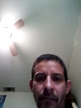 Snapshot of LongDickZee562 chatting on 02.22.25 LongDickZee562 online show from 02.22.25