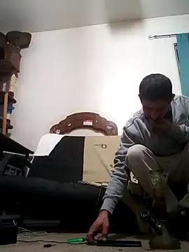 Snapshot of LongDickZee562 chatting on 03.06.25 LongDickZee562 online show from 03.06.25