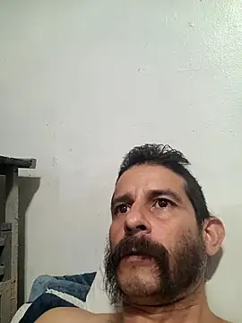 Snapshot of LongDickZee562 chatting on 11.30.25 LongDickZee562 online show from 11.30.25