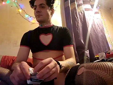 Snapshot of Savzybiggape chatting on 11.30.25 Savzybiggape online show from 11.30.25