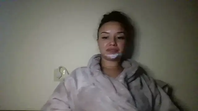 Linusya online show from 10.24.25