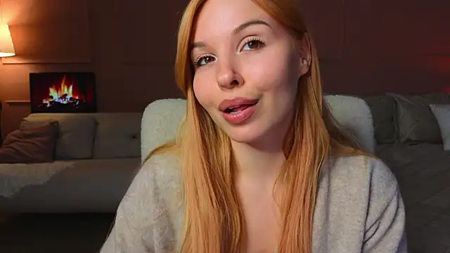 Snapshot of Lina-hill chatting on 02.28.25 Lina-hill online show from 02.28.25