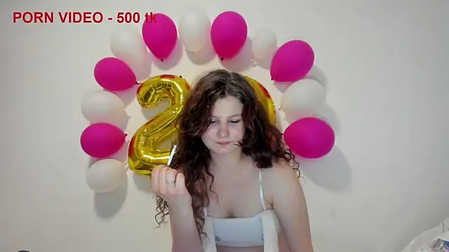 Snapshot of Charlotte_wow chatting on 06.15.26 Charlotte wow online show from 06.15.26