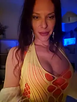 Luna Kitanna online show from 12.14.24