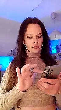 Luna Kitanna online show from 01.19.25