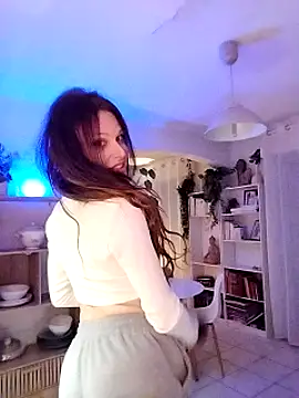 Luna Kitanna online show from 01.19.25