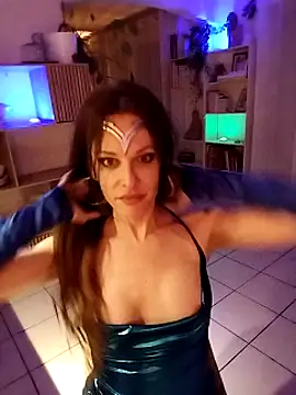 Luna Kitanna online show from 02.02.25