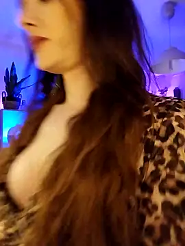 Luna Kitanna online show from 03.06.25