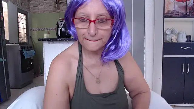 Lilly macflyy online show from 09.08.25