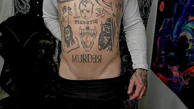 Snapshot of layneinchains chatting on 12.19.24 layneinchains online show from 12.19.24