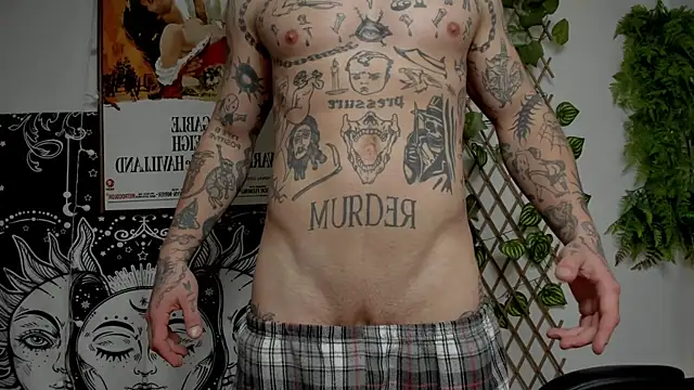 Snapshot of layneinchains chatting on 02.13.25 layneinchains online show from 02.13.25