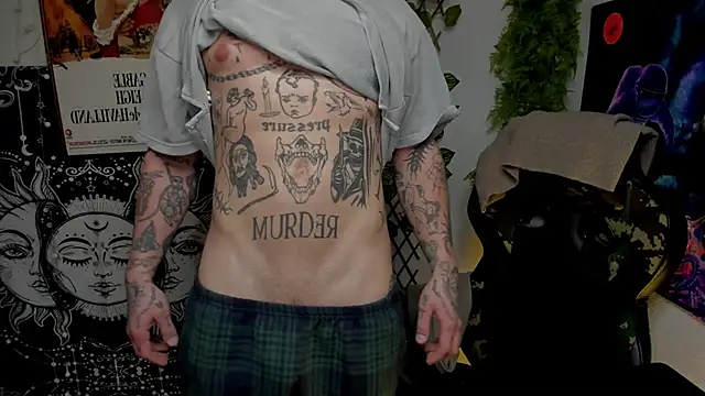 Snapshot of layneinchains chatting on 02.19.25 layneinchains online show from 02.19.25