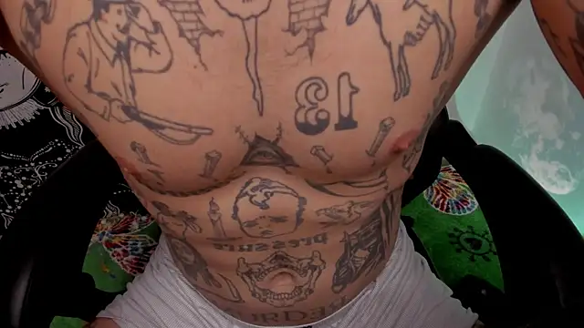 Snapshot of layneinchains chatting on 02.27.25 layneinchains online show from 02.27.25