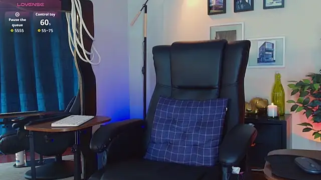 Snapshot of HenryBenso chatting on 04.07.26 HenryBenso online show from 04.07.26