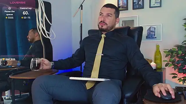 Snapshot of HenryBenso chatting on 04.08.26 HenryBenso online show from 04.08.26