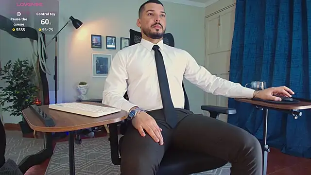 Snapshot of HenryBenso chatting on 04.13.26 HenryBenso online show from 04.13.26