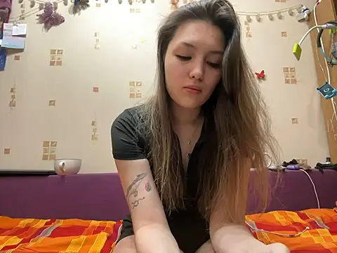 Snapshot of Roni_Cox chatting on 02.20.25 Roni Cox online show from 02.20.25