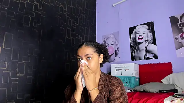 Alika01 online show from 02.17.25