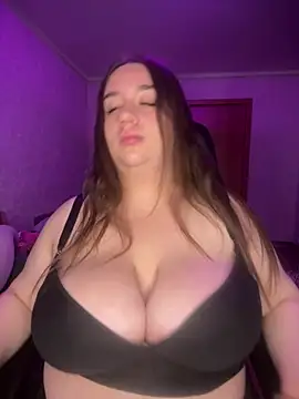 Snapshot of GabiBoobs chatting on 06.27.26 GabiBoobs online show from 06.27.26