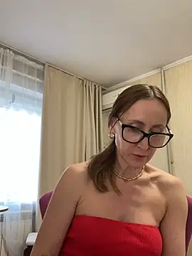 Snapshot of LauraDavis chatting on 06.05.26 LauraDavis online show from 06.05.26