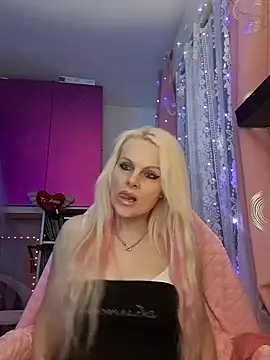 Snapshot of Angeldevilus chatting on 12.13.24 Angeldevilus online show from 12.13.24