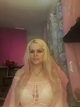 Snapshot of Angeldevilus chatting on 12.24.24 Angeldevilus online show from 12.24.24