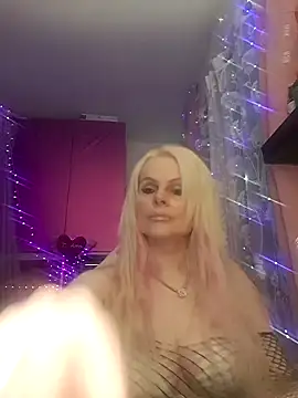 Snapshot of Angeldevilus chatting on 01.10.25 Angeldevilus online show from 01.10.25