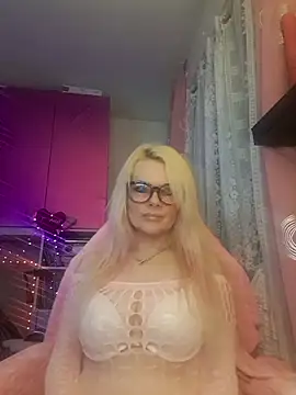 Snapshot of Angeldevilus chatting on 02.10.25 Angeldevilus online show from 02.10.25