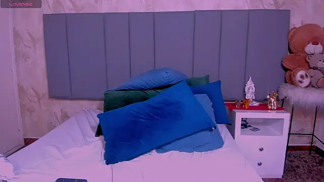 JulianaMiller online show from 02.28.25