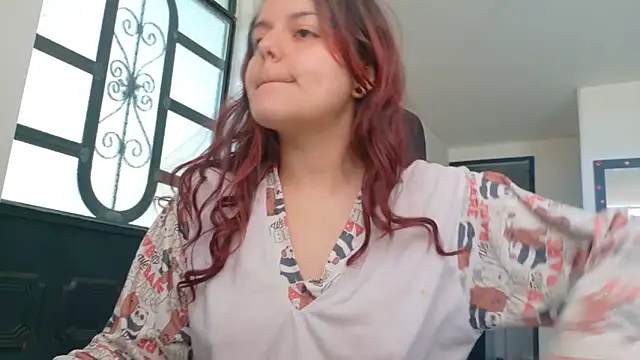 Snapshot of Scarletleon77 chatting on 05.20.26 Scarletleon77 online show from 05.20.26