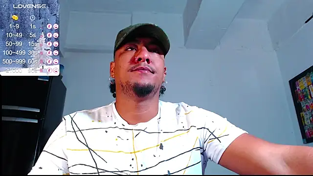 Snapshot of yosoy_enzo2020 chatting on 12.18.24 yosoy enzo2020 online show from 12.18.24