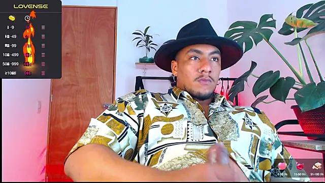 Snapshot of yosoy_enzo2020 chatting on 12.28.24 yosoy enzo2020 online show from 12.28.24